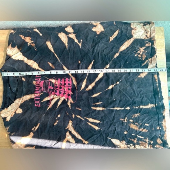 Dr. Who Brand Bleach Splattered Graphic Tee - Picture 7 of 7
